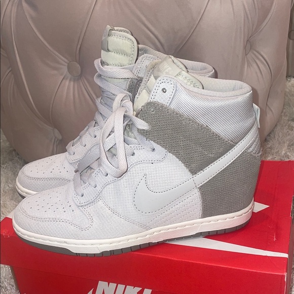 Nike Women's Gray High-Top Dunks Sneakers - Picture 3 of 6
